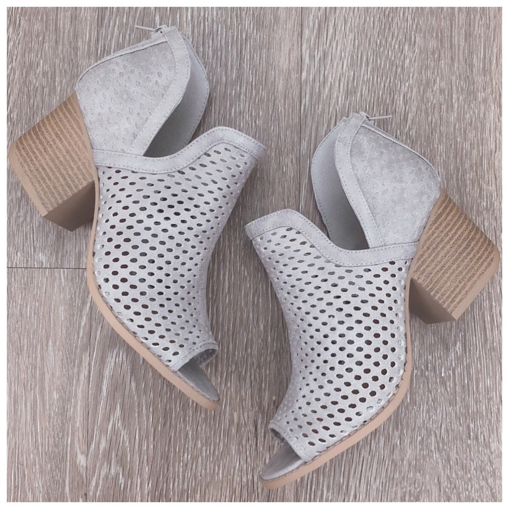 New grey perforated peep-toe bootie - Picture 4 of 4